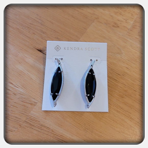 EUC Kendra Scott Maxwell Earrings